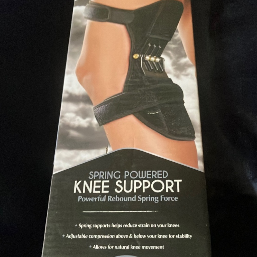 Spring Powered‎ Knee Support in Black